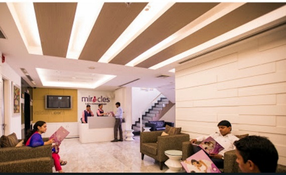 miracles-mediclinic-gurgaon-waiting-area